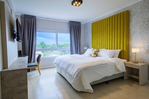 Premium bedding, down duvets, pillow-top beds, in-room safe - Garden Suites Pinamar (Pinamar)