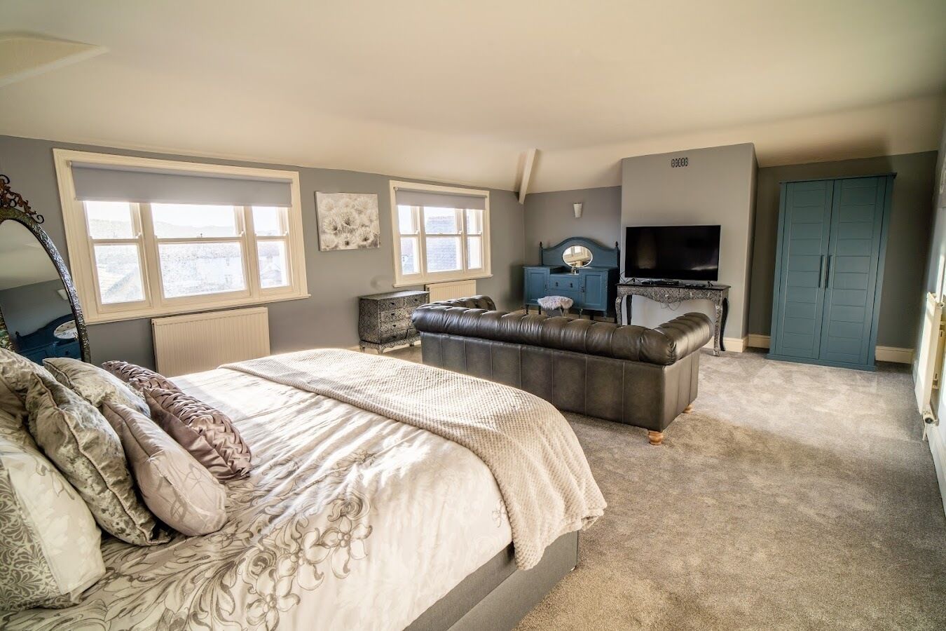 7 bedrooms, iron/ironing board, travel cot, free WiFi