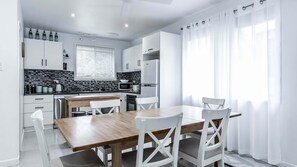 Fridge, microwave, oven, stovetop - Nautilus on the Inlet (Inverloch)
