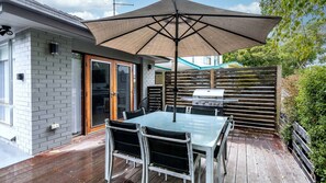 Outdoor dining - Nautilus on the Inlet (Inverloch)
