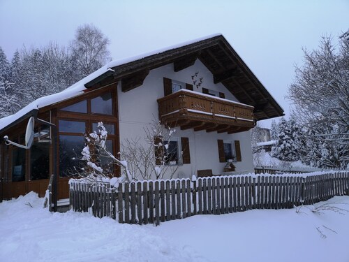 Cozy holiday apartment in Vorderfirmiansreut, Mitterdorf ski area