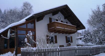 Cozy holiday apartment in Vorderfirmiansreut, Mitterdorf ski area