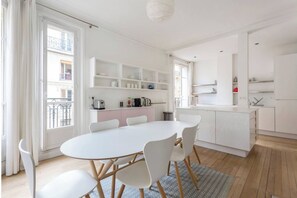 Dining - Charming apartment St Germain (Paris)