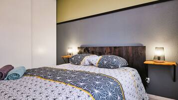 2 bedrooms, iron/ironing board, travel crib, free WiFi