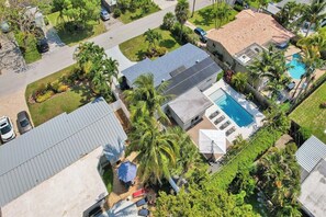 Exterior - Private heated pool, 2 miles from beach, King bed, 1/4 mile East of Manor Lanes (Wilton Manors)