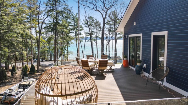 Outdoor dining - A Little Slice of Glen Lake "Heaven" (Glen Arbor)