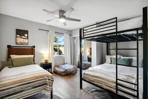 5 bedrooms, iron/ironing board, free WiFi, bed sheets