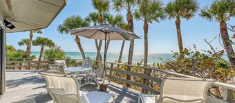 The Turtle House-Miles and Miles of Private Beach-Sunset Views!