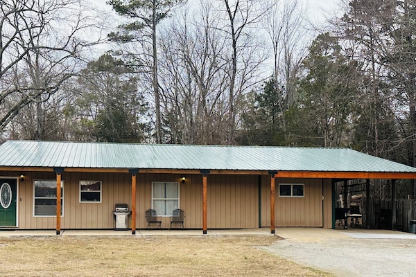 Enjoy a beautiful sunsets sitting on the front porch.