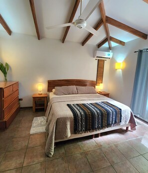 3 bedrooms, desk, free WiFi, bed sheets