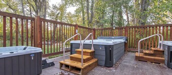 Recreation Headquarters! National Parks! Hot Tubs & Gym! On Teton Creek! Clean!