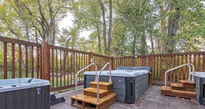 Recreation Headquarters! National Parks! Hot Tubs & Gym! On Teton Creek! Clean!