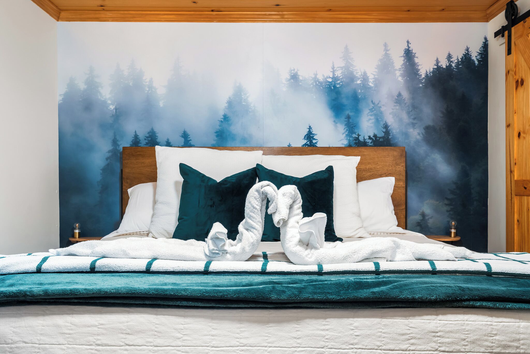 3 bedrooms, iron/ironing board, travel crib, free WiFi