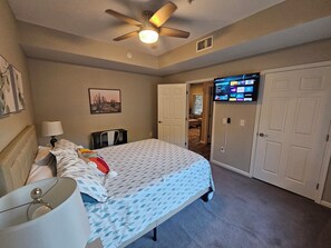 2 bedrooms, desk, iron/ironing board, free WiFi