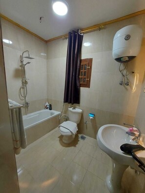 Designer toiletries, hair dryer, slippers, bidet - Sphinx Safari (Giza)