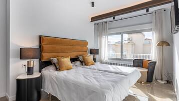 2 bedrooms, iron/ironing board, travel cot, free WiFi