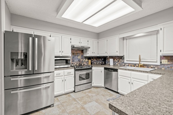 Frigorífic, microones, forn i placa de cuina