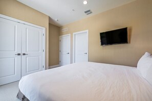 3 bedrooms, desk, iron/ironing board, travel cot