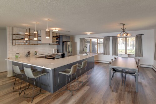 Fully Remodeled, Gull Lake Chain, Private Tennis Court & Beach