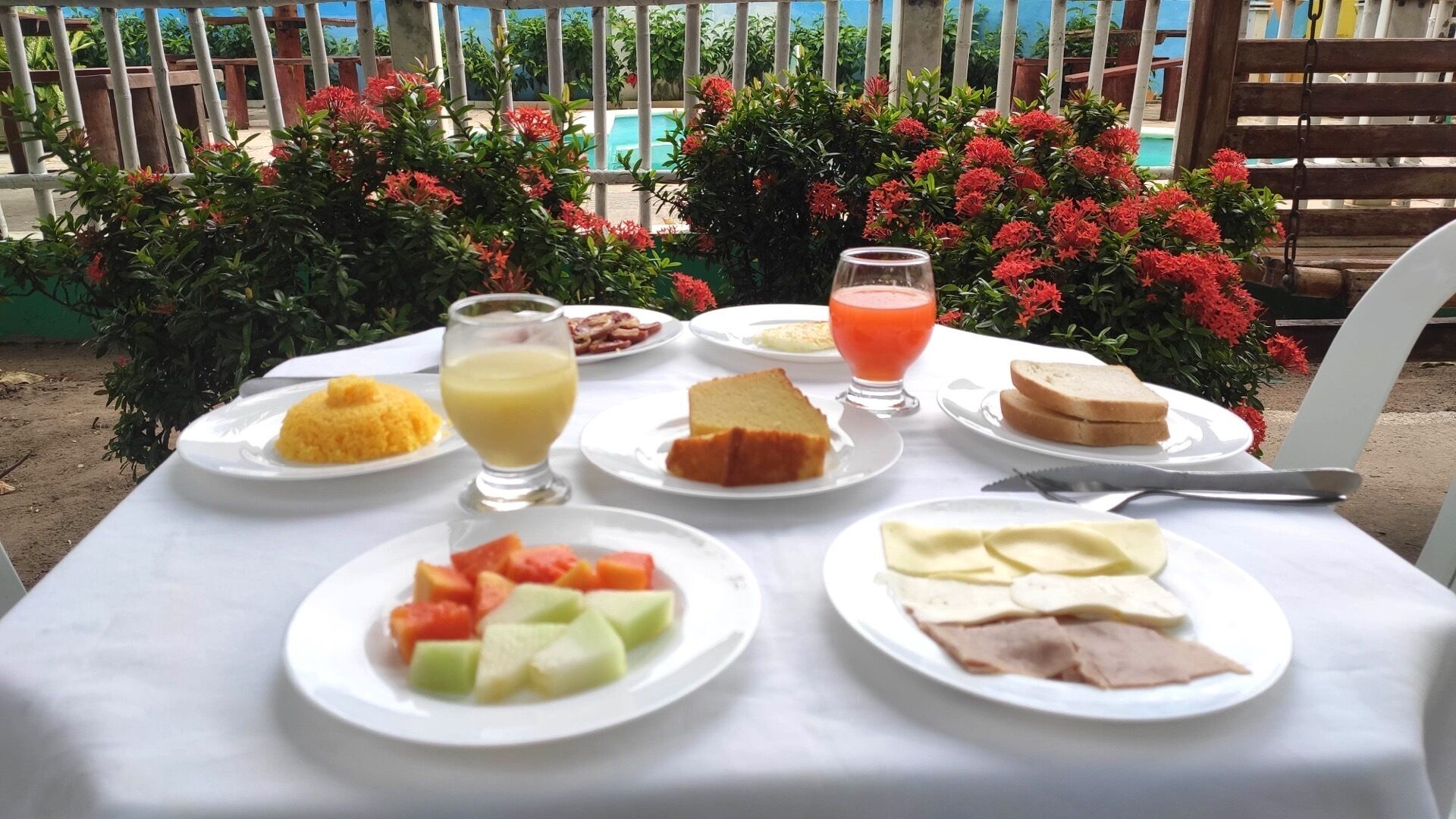 Free daily buffet breakfast