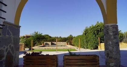 Rural house el recess, has a large area, with games for the little ones