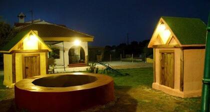 Rural house el recess, has a large area, with games for the little ones