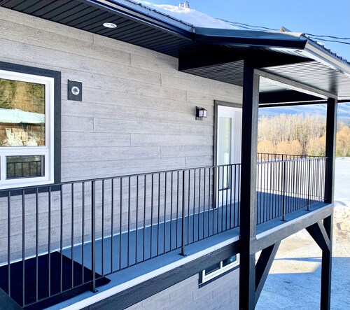 Mountain/Riverside Suite With Surreal Views