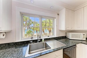 Fridge, microwave, oven, stovetop - Private Beach and Incredible Sunsets-Exquisite Home (Englewood)
