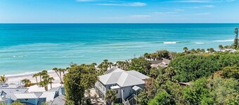 Exquisite Home: Gulf Front Paradise: Steps to Private Beach, Incredible Sunsets!