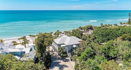 Exquisite Home: Gulf Front Paradise: Steps to Private Beach, Incredible Sunsets!