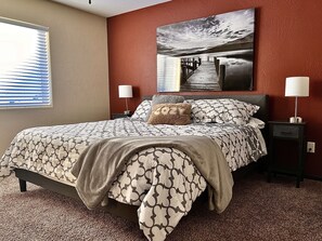 4 bedrooms, desk, free WiFi, bed sheets