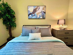 4 chambres, bureau, accès au Wi-Fi (inclus), literie fournie