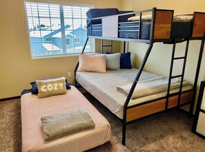 4 Schlafzimmer, Schreibtisch, kostenloses WLAN, Bettwäsche
