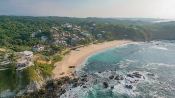 Perto da praia, areia branca
