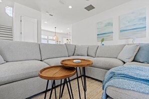 TV, video games, table football, offices - Coco Villa: Luxury stay, Heated Pool, 3 Blocks to Beach (Jacksonville Beach)