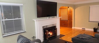 Adorable 3 bedroom with large backyard great for family fun