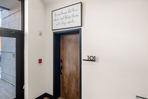 Interior - As Good As It Gets (Knoxville)