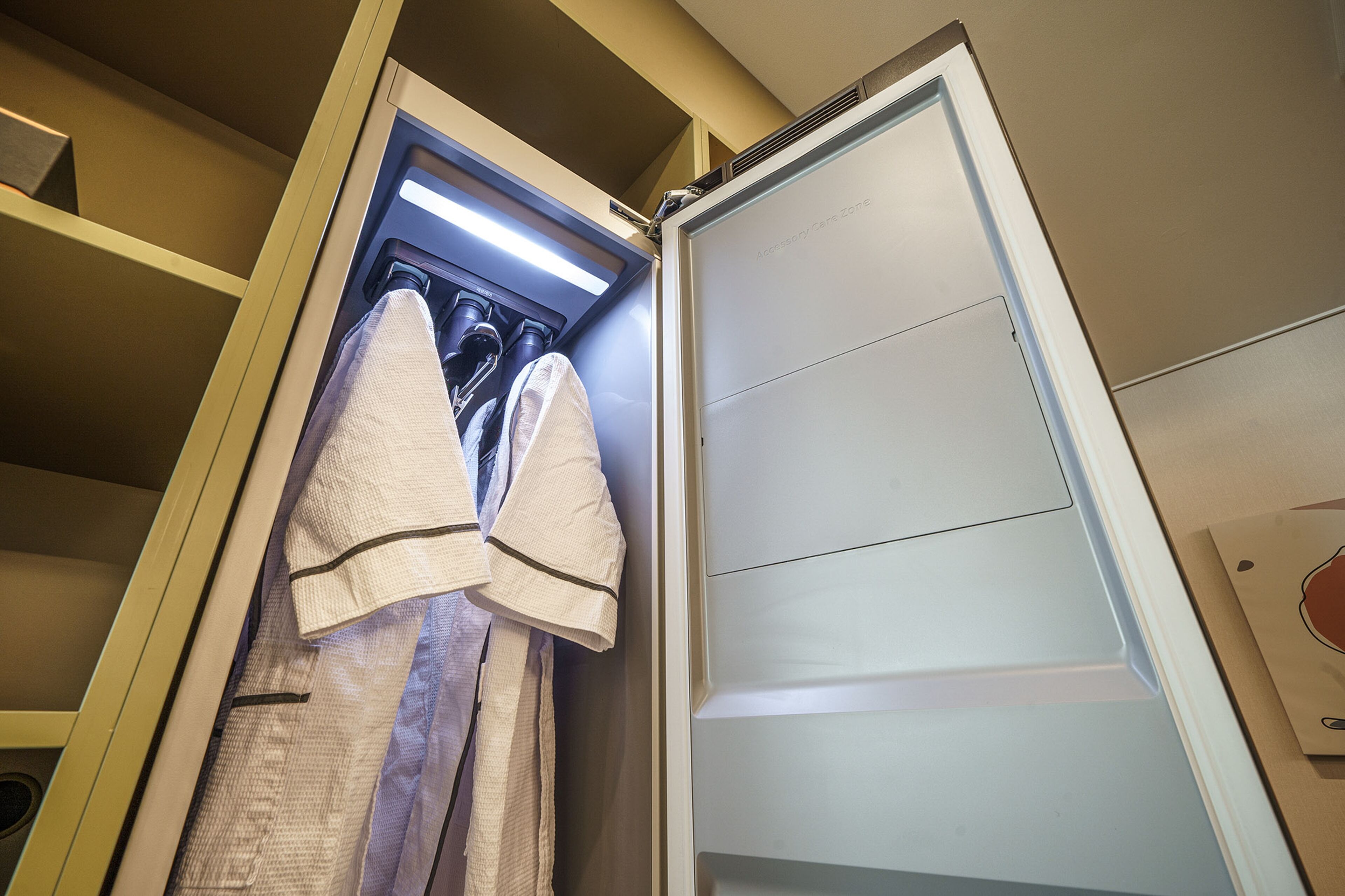 executive suite double | 1 bedroom, desk, free wifi, bed sheets