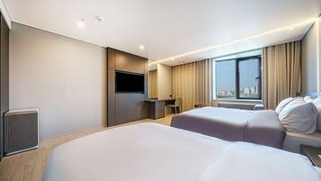 Premiere Family | Desk, free WiFi, bed sheets