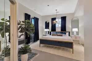 3 habitaciones, escritorio, tabla de planchar con plancha y wifi
