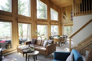 TV, fireplace, DVD player