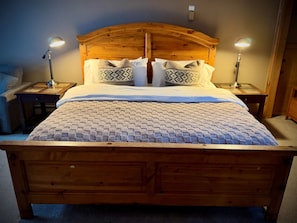 3 chambres, fer et planche à repasser, Wi-Fi gratuit, draps fournis