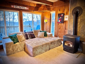 Smart TV, fireplace