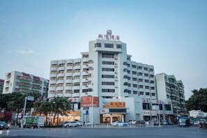 Exterior - Zhuhai Xinhong Hotel (Daxin Xinduhui Branch) (Zhuhai)