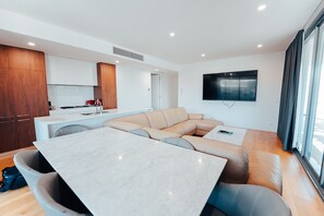 Smart TV 85 pulgadas con canales de televisión digitales, televisión