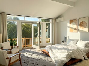 3 bedrooms, in-room safe, desk, iron/ironing board - Scandinavian Peaceful Oasis, Mountain View, hot tub (Brewster)