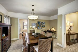 Dining - Exceptional charming spacious 2bedroom French colonial in desirable midtown area (Sacramento)