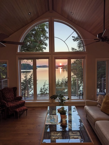 All season Bedford Lake House with sunset views on Devil Lake