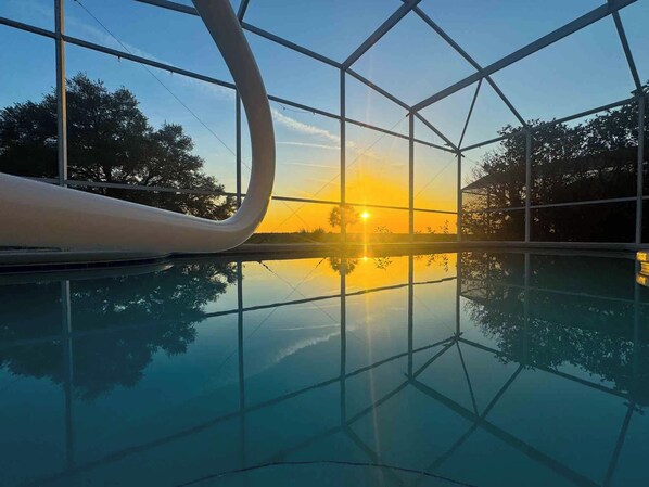 Piscina interna, piscina aquecida