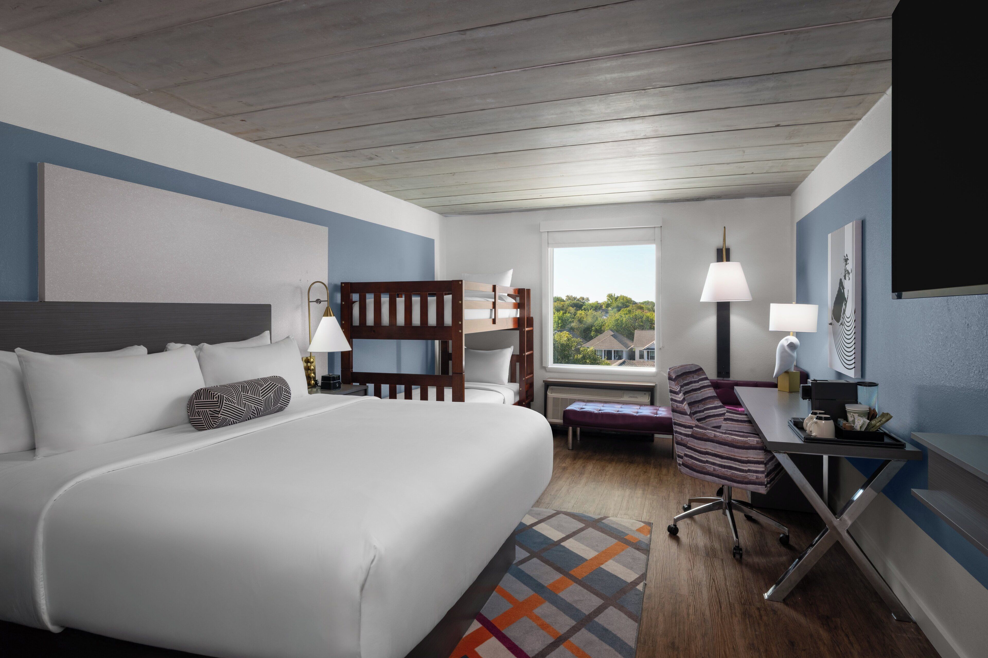 書桌、筆電工作空間、熨斗/熨衣板、免費無線上網